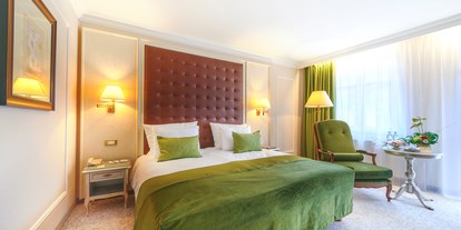 Luxusurlaub - Saunalandschaft: geschlechtergetrennte Sauna - Doppelzimmer - Carlsbad Plaza Medical Spa & Wellness Hotel