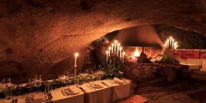Luxusurlaub - Umgebungsschwerpunkt: Meer - Domaine de Murtoli, Table de la Grotte, corsican restaurant - Hotel de la Ferme - Murtoli
