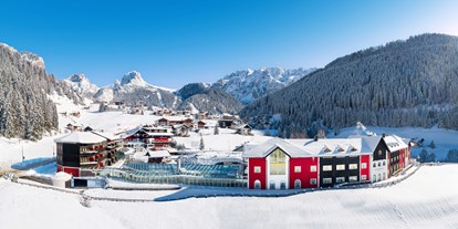 Luxusurlaub - Pools: Schwimmteich - Trentino-Südtirol - Hotel Alpenroyal***** im Winter - Hotel Alpenroyal