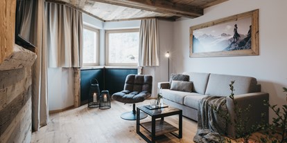 Luxusurlaub - Bettgrößen: Doppelbett - Fügen - VAYA Zillertal Spa Suite Wohnzimmer - VAYA Zillertal