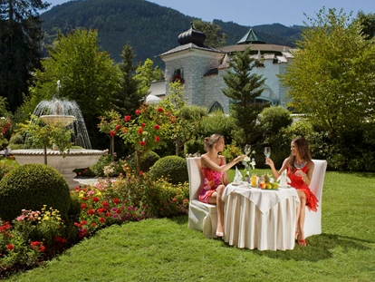 Luxusurlaub - Saunalandschaft: Aromasauna - Burg (Kals am Großglockner) - Frühstück im Garten - Wellness-, Golf- & Genießerhotel Salzburgerhof
