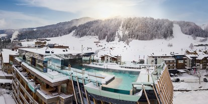 Luxusurlaub - Pools: Infinity Pool - Hotel Salzburger Hof Leogang