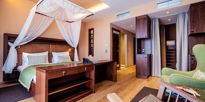 Luxusurlaub - Bettgrößen: Doppelbett - Lutzmannsburg - Lodge Entdecker Junior Suite - St. Martins Therme & Lodge