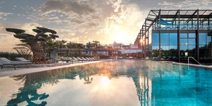 Luxusurlaub - Pools: Außenpool beheizt - Peschiera del Garda - Quellenhof Luxury Resort Lazise