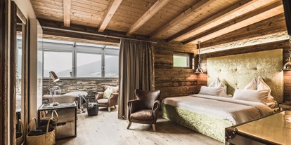 Luxusurlaub - Saunalandschaft: finnische Sauna - Chalet Design Alpin - Alpin Garden Luxury Maison & Spa