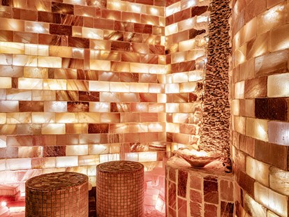 Luxusurlaub - Saunalandschaft: finnische Sauna - Sole-Salz Sauna  - Alpin Garden Luxury Maison & Spa
