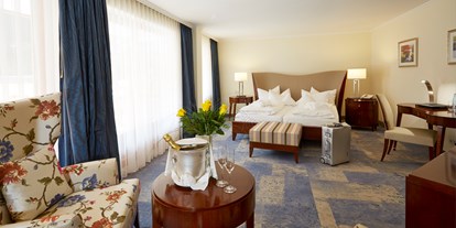 Luxusurlaub - Hotel-Schwerpunkt: Luxus & Romantik - Doppelzimmer "Liliental" - Erfurths Bergfried Ferien & Wellnesshotel