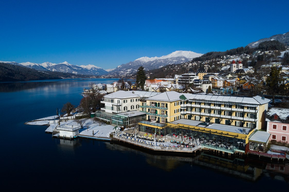 Luxushotel: Hotelansicht im Winter - Seeglück Hotel Forelle