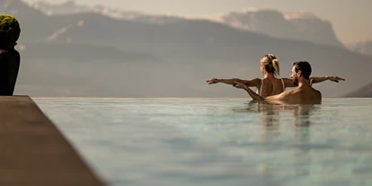 Luxusurlaub - Sen Jan di Fassa - Infinitypool Hotel Südtirol - Panoramahotel Huberhof****s