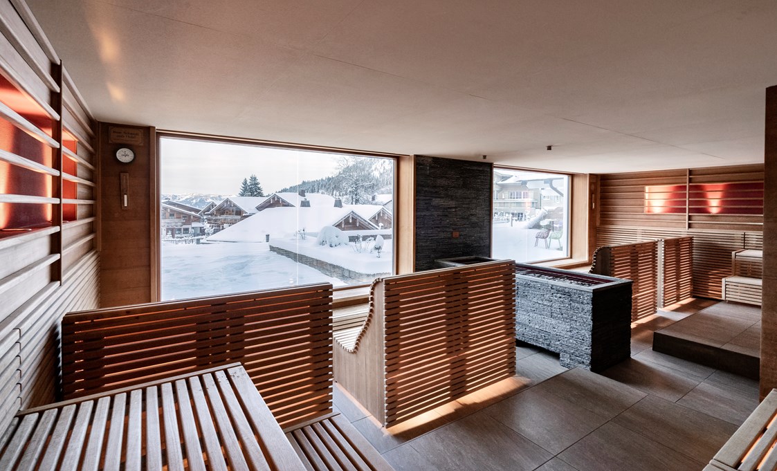 Luxushotel: Panoramasauna ca. 80°C

Lassen Sie in dieser finnischen Sauna Ihren Blick über die Bergkulisse unseres wunderschönen Allgäus schweifen. - Panoramahotel Oberjoch