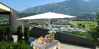 Luxusurlaub - Sen Jan di Fassa - Frühstück mit Panoramablick - Parkhotel Marlena - Adults Only 14+
