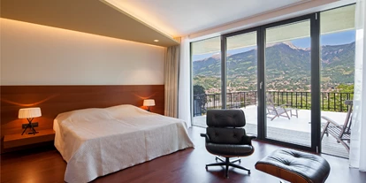 Luxusurlaub - Sen Jan di Fassa - Zimmer Suite mit Panoramablick Marling bei Meran - Parkhotel Marlena - Adults Only 14+