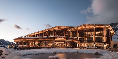 Luxusurlaub - Saunalandschaft: Textilsauna - Hotel Granbaita Dolomites Außenansicht - Granbaita Dolomites
