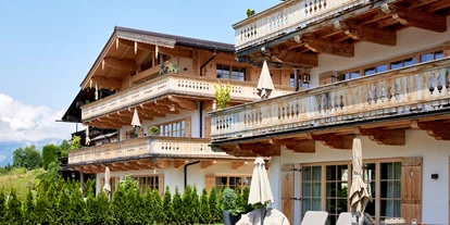 Luxusurlaub - Bar: Poolbar - Tennerhof Luxury Chalets - Relais & Châteaux Hotel Tennerhof