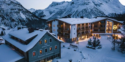 Luxusurlaub - Kappl (Kappl) - Außenansicht Winter - Hotel Goldener Berg