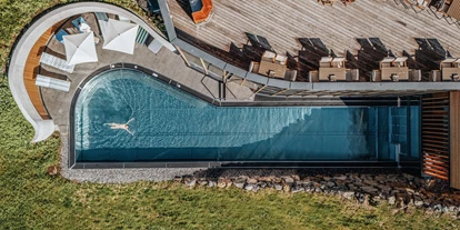 Luxusurlaub - Kappl (Kappl) - Infinitypool mit Whirlpoolfunktion - Hotel Goldener Berg