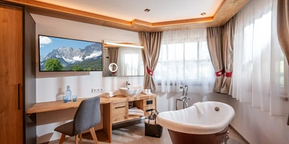 Luxusurlaub - Bar: Poolbar - Wellnessresort Seiwald