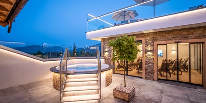 Luxusurlaub - Bar: Poolbar - Wellnessresort Seiwald