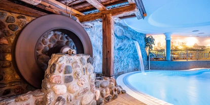 Luxusurlaub - Bar: Poolbar - Wellnessresort Seiwald