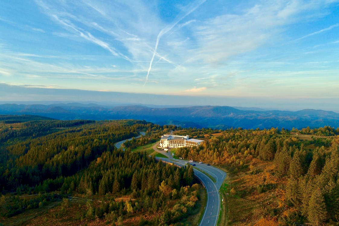 Luxushotel: Luftaufnahme Hotel - Wellness- & Nationalpark Hotel Schliffkopf