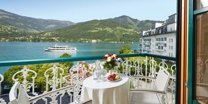 Luxusurlaub - Hotel-Schwerpunkt: Luxus & Familie - Blick auf den See vom Komfort Doppelzimmer mit Seeblick & Balkon - Grand Hotel Zell am See