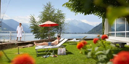 Luxusurlaub - Hotel-Schwerpunkt: Luxus & Familie - Hauseigene Liegewiese - Grand Hotel Zell am See