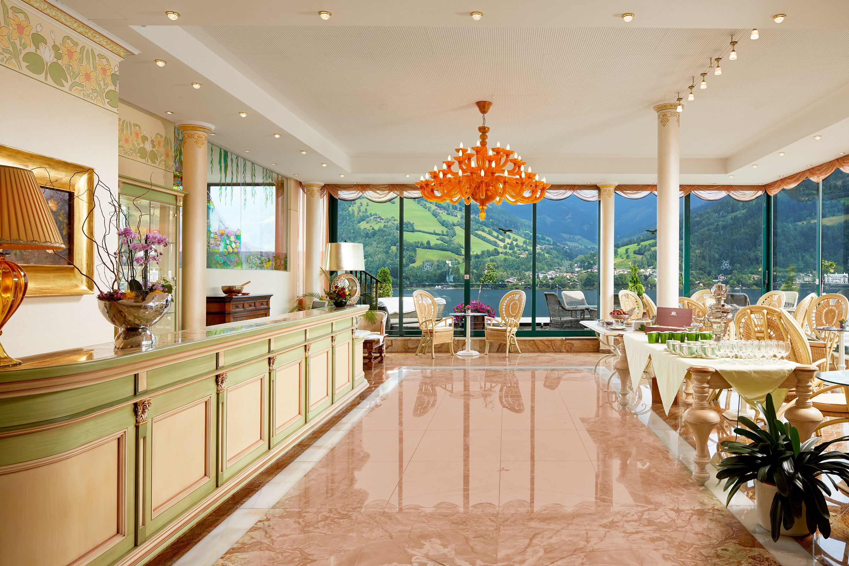 Luxushotel: Lobby GRANDSPA Wellnessbereich - Grand Hotel Zell am See