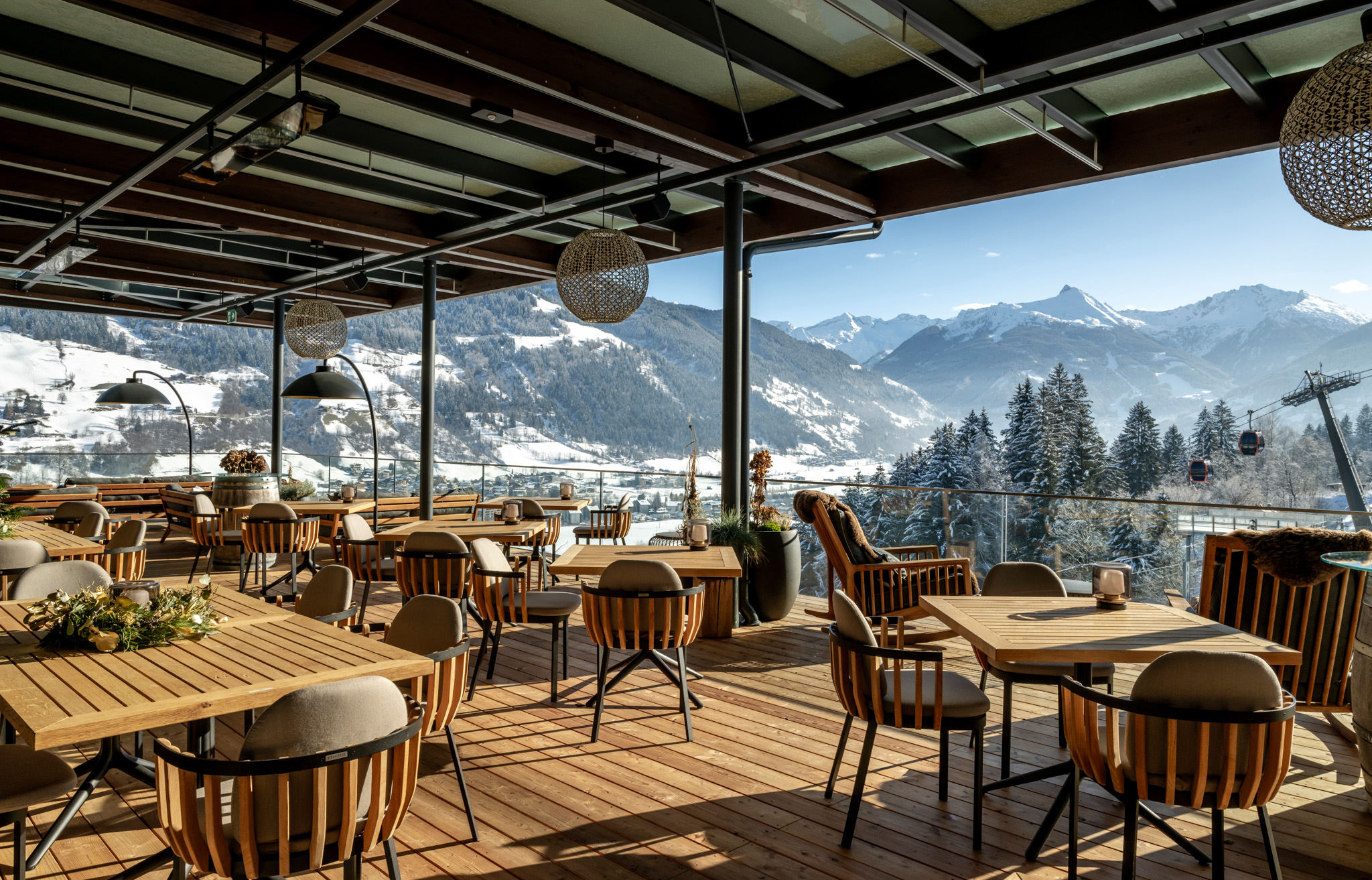 Luxushotel: Panoramaterrasse im Winter - Das Goldberg