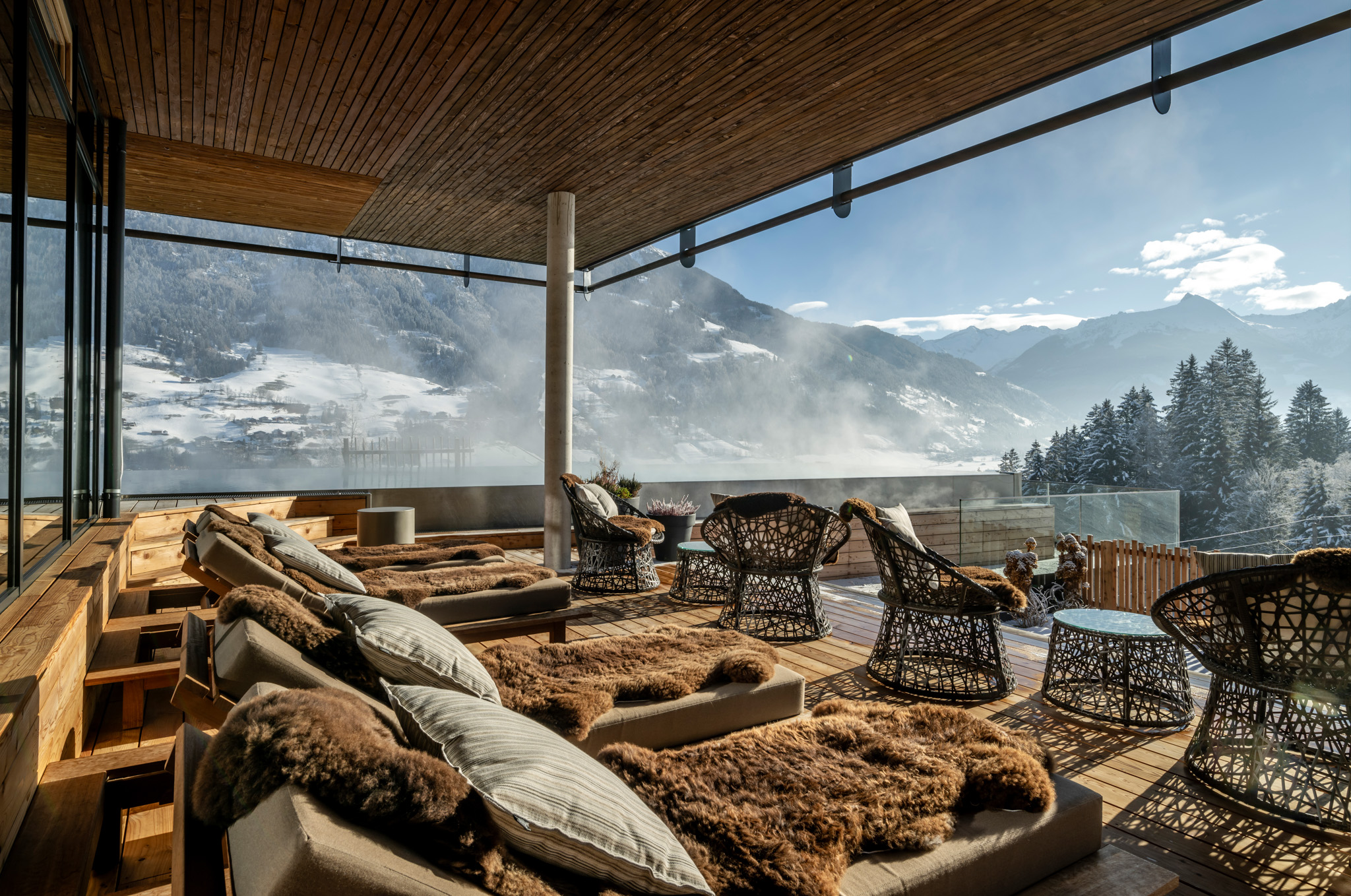 Luxushotel: Hotelterrasse im Winter - Das Goldberg