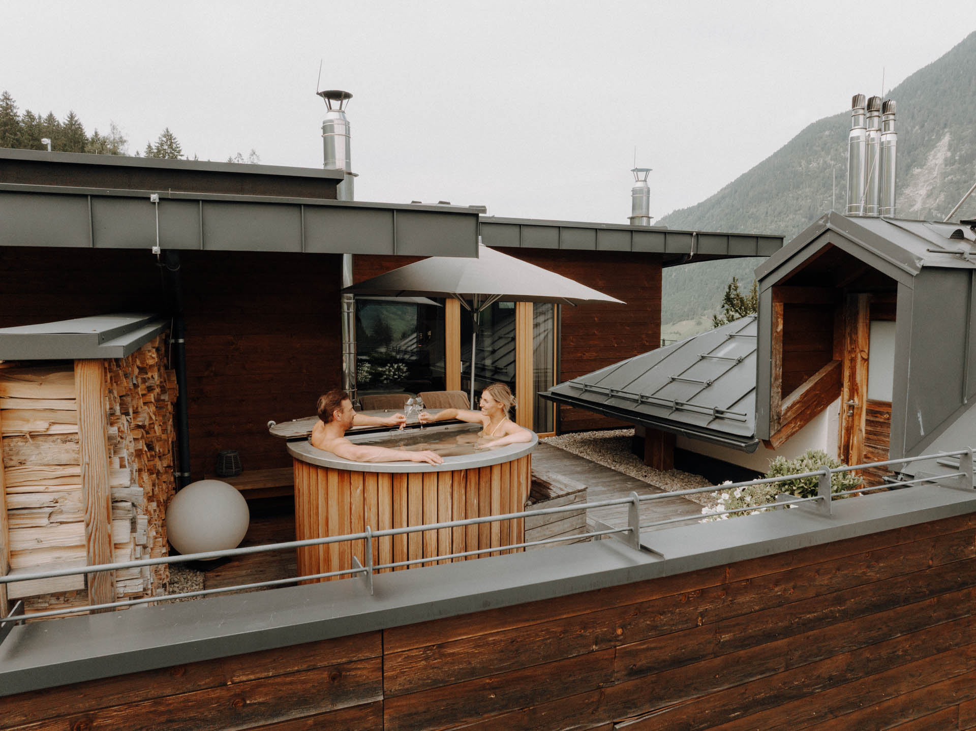 Luxushotel: Spa Loftsuite XL mit Hot Tube - Das Goldberg