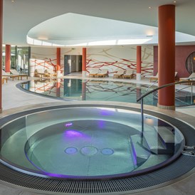 Luxushotel: Whirlpool und Indoor Pool - Villa Seilern Vital Resort