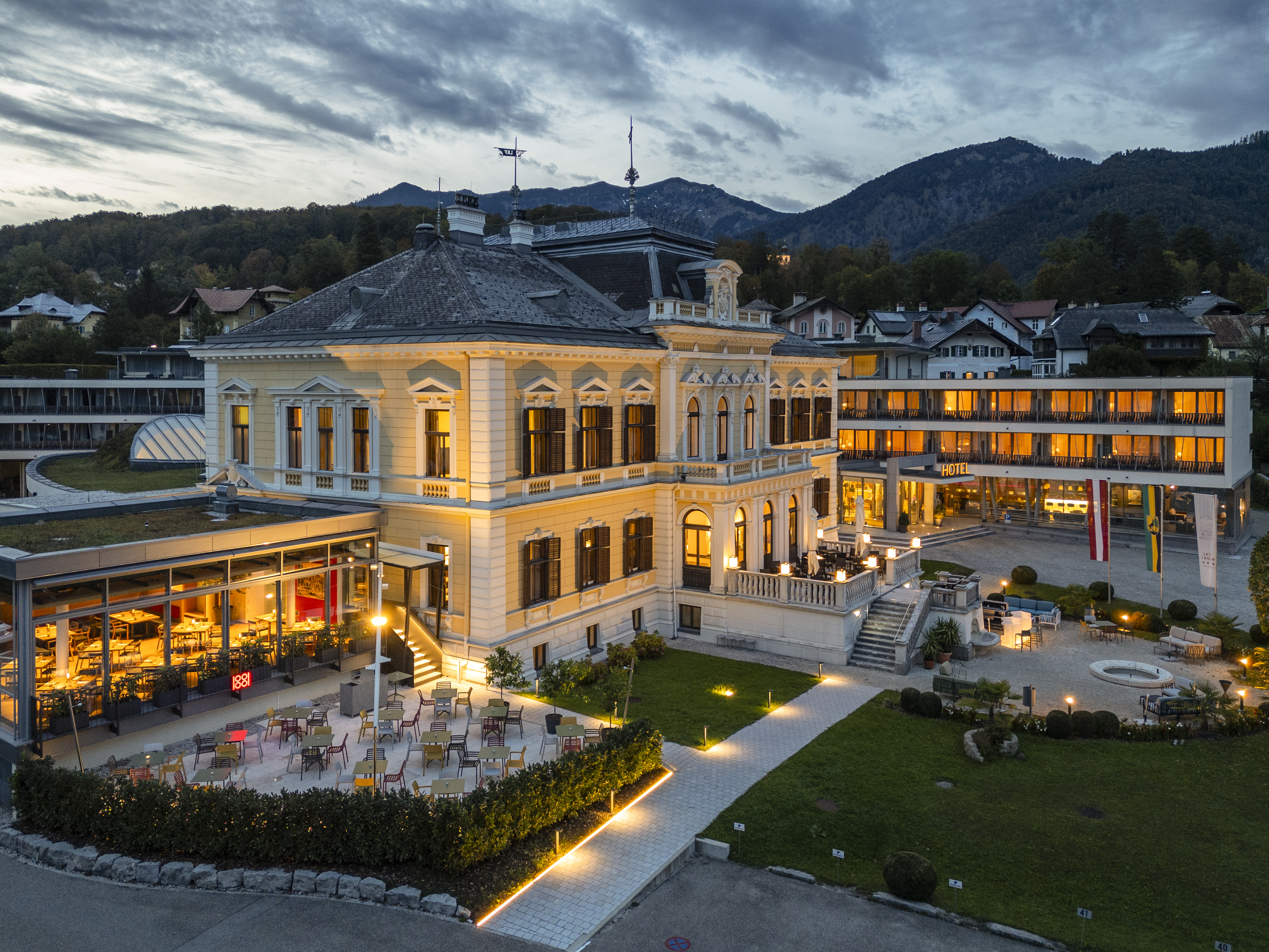 Luxusurlaub - Oberösterreich - wundervolle Aussenansicht der Villa Seilern - Villa Seilern Vital Resort