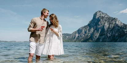 Luxusurlaub - Parkplatz: gebührenpflichtig in Gehweite - direkt am Traunsee mit Blick auf den Traunstein - Seehotel Das Traunsee****s