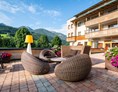 Luxushotel: unsere süd - terrasse mit blick in die dolomiten  - Dolomiten Residenz****s Sporthotel Sillian