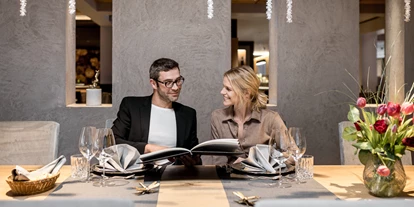 Luxusurlaub - Hotel-Schwerpunkt: Luxus & Familie - Fine Dining Table (für bis zu 14 Personen) - Alpin ART & SPA Hotel Naudererhof