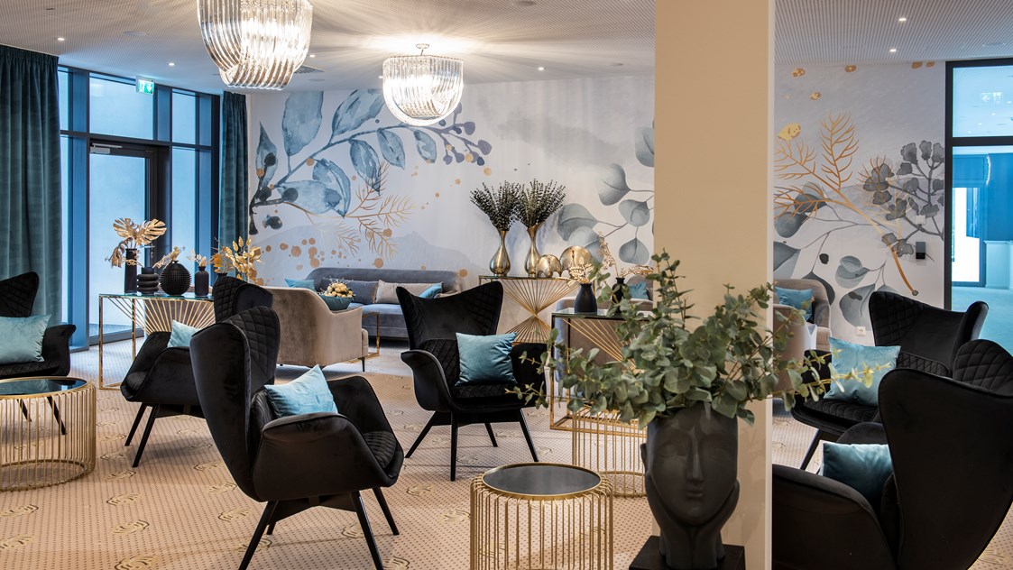 Luxushotel: SPA-Lounge im neuen 5 Elemente Panorama-Bereich - Hotel Sonnenhof im bayerischen Wald