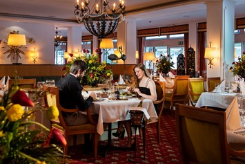Luxushotel: Gartenrestaurant - Hotel Sonnenhof im bayerischen Wald