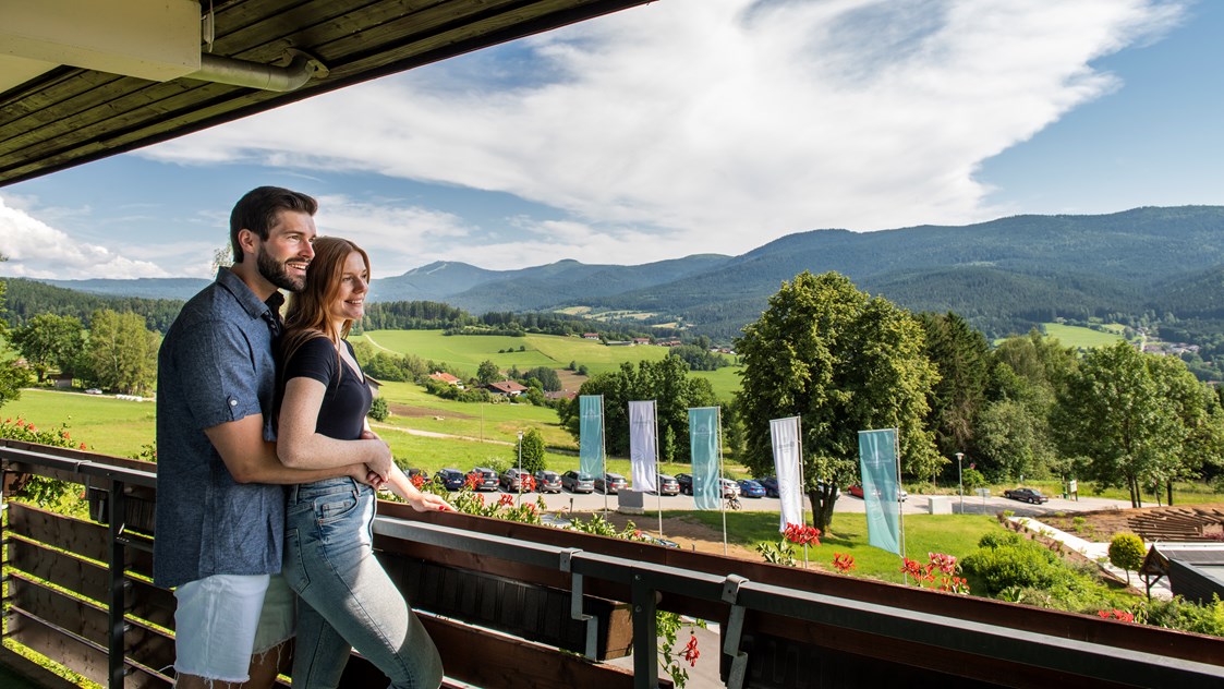 Luxushotel: Panoramablick direkt aus dem Zimmer - Hotel Sonnenhof im bayerischen Wald