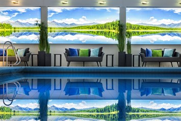 Luxushotel: Innen-Sport-Pool (14 x 8m) - Hotel Sonnenhof Lam im Bayerischen Wald