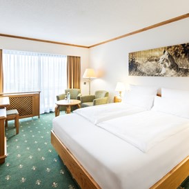 Luxushotel: Komfort-Zimmer zur Südseite mit einem Balkon oder Terrasse - Hotel Sonnenhof Lam im Bayerischen Wald