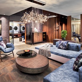 Luxushotel: Luxury-Suite mit eigener 3in1-Kombisauna, Whirlpool und Weinklimaschrank - 5-Sterne Wellness- & Sporthotel Jagdhof