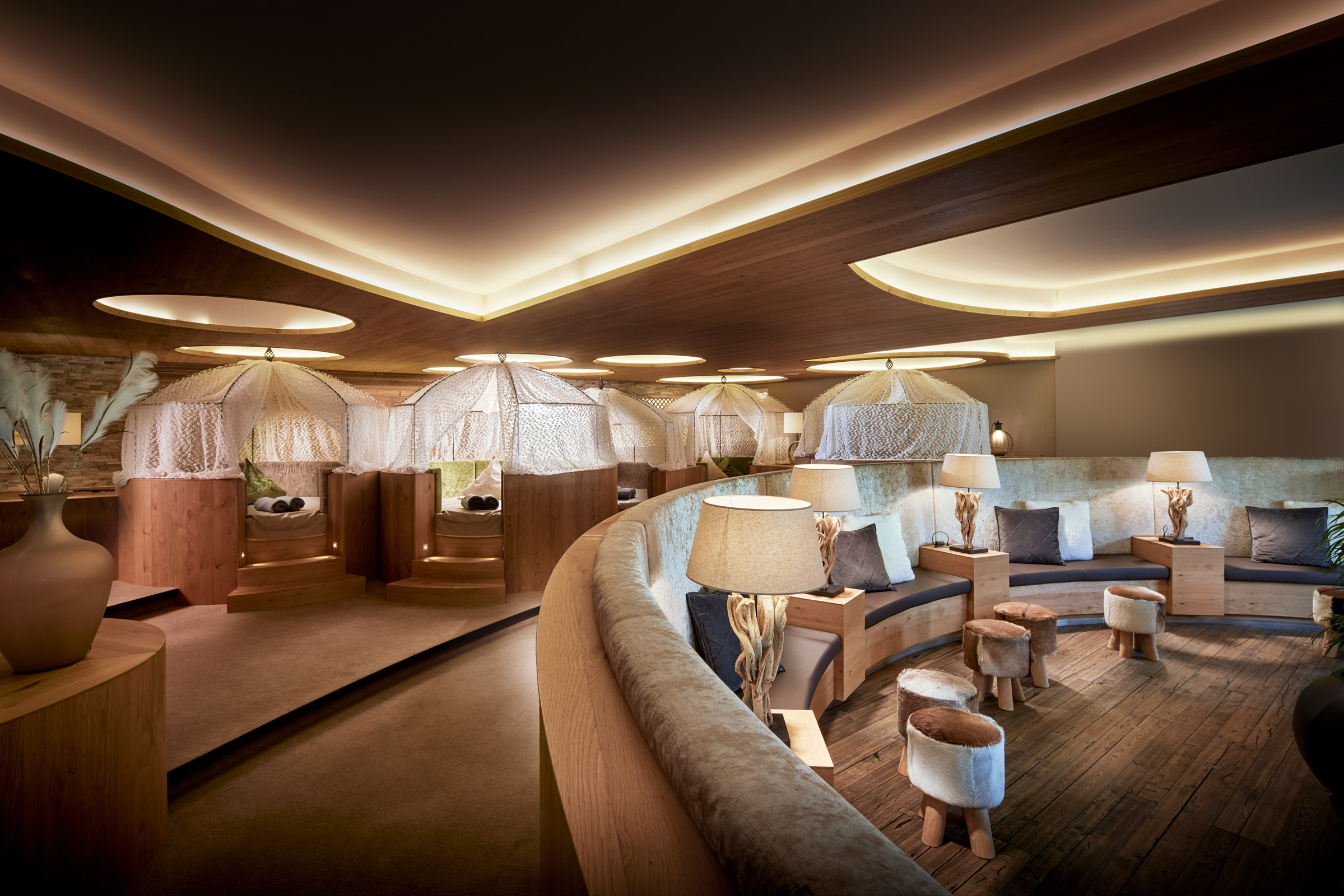 Luxushotel: Raum der Stille mit Kuschelnestern und Heubett - 5* Wellness- & Sporthotel Jagdhof