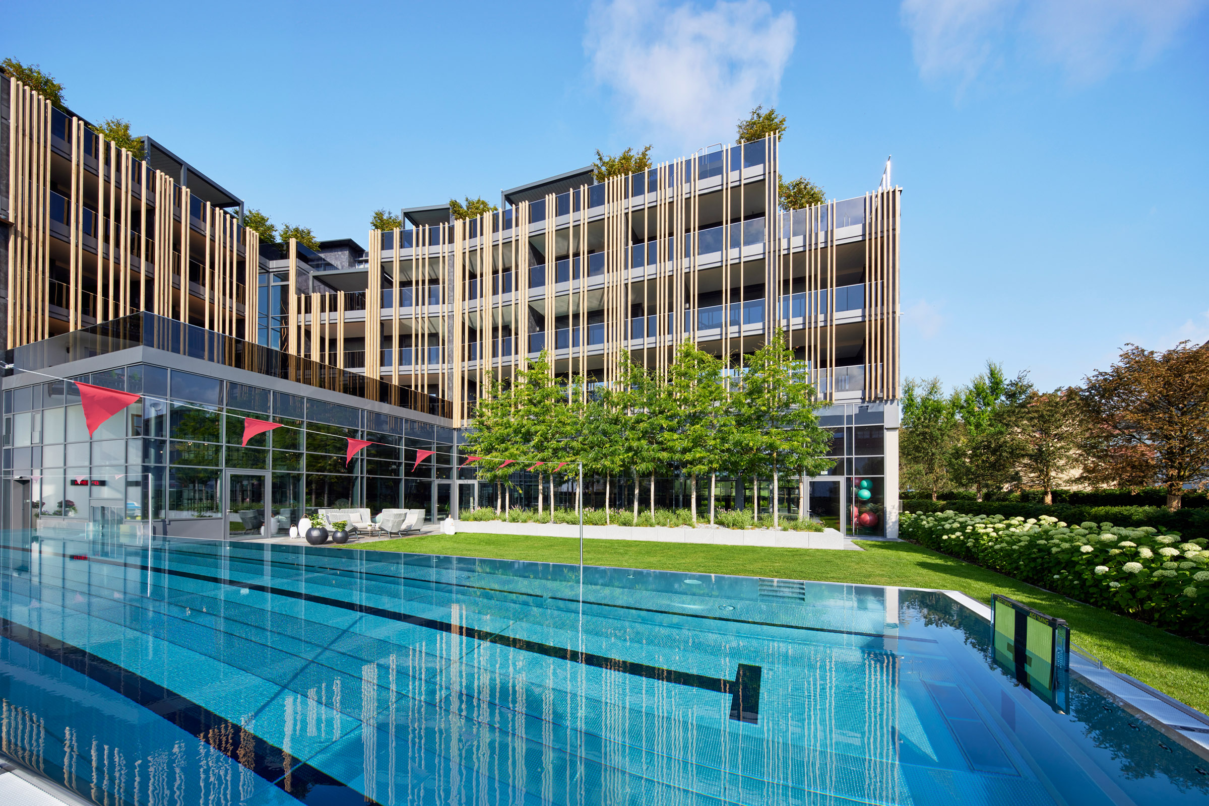 Luxushotel: 25 m langer Sportpool mit PowerSwim - 5* Wellness- & Sporthotel Jagdhof