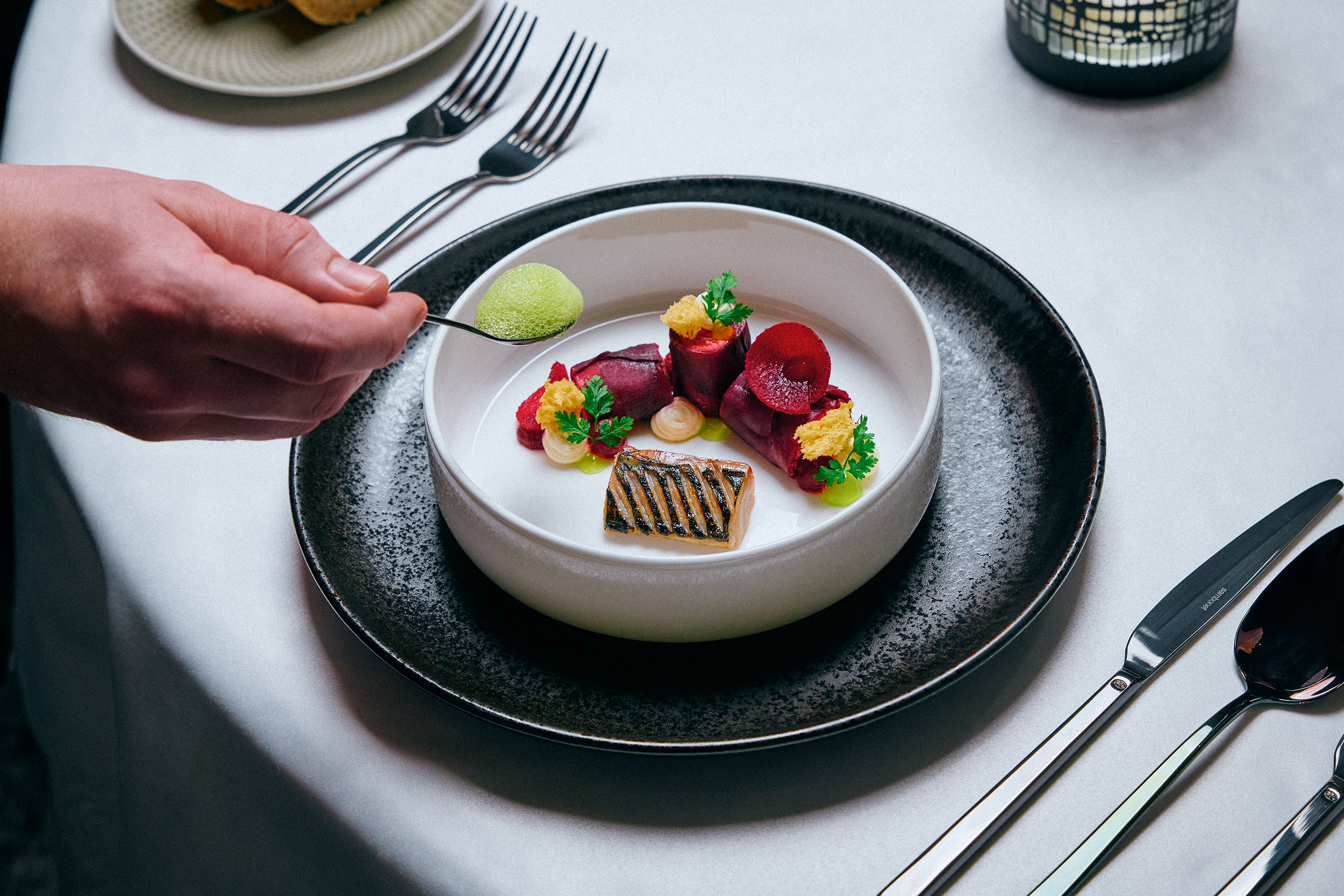 Luxushotel: Vorspeise: Rote Bete Makrele - 5* Wellness- & Sporthotel Jagdhof