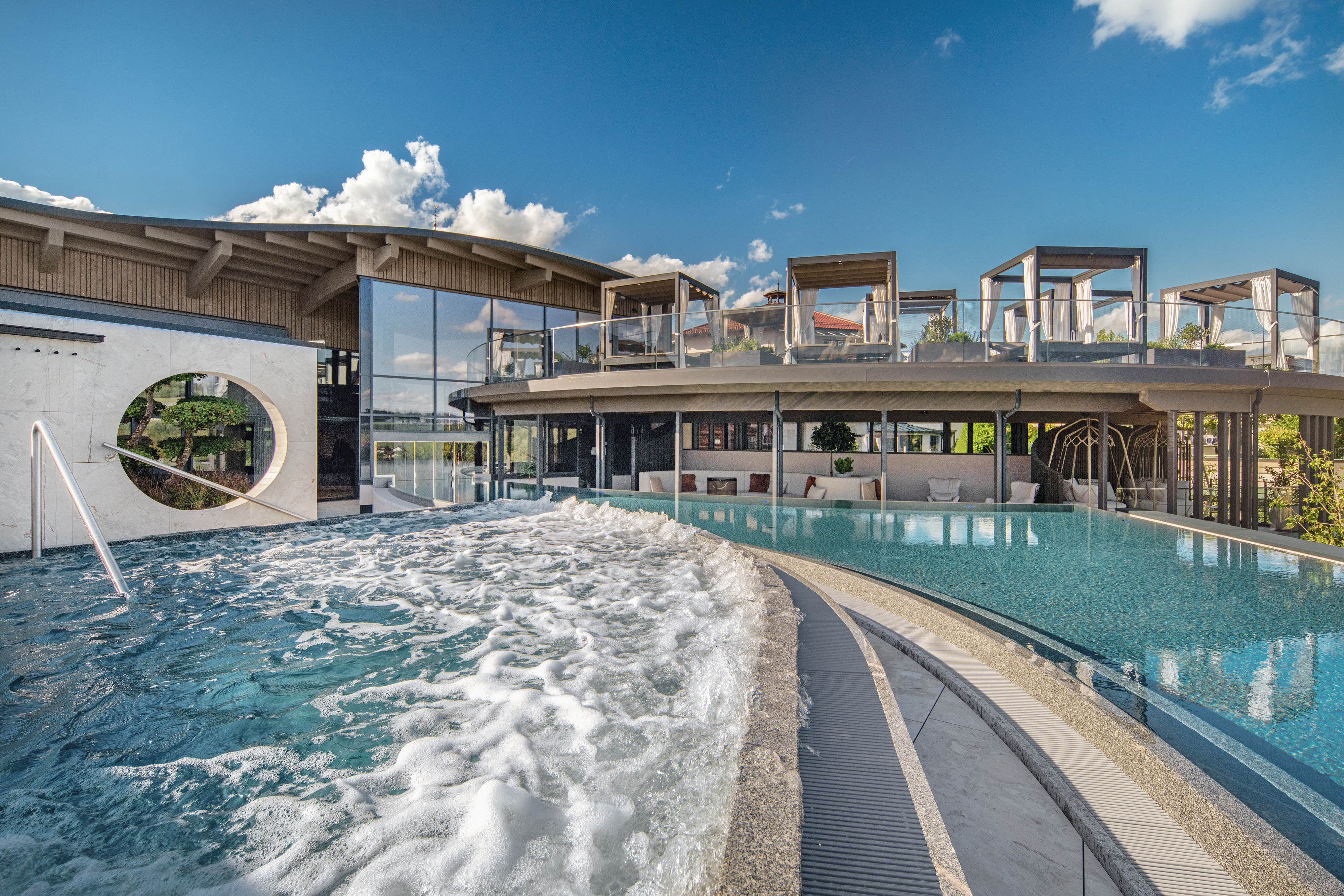 Luxusurlaub - Bodenmais - textilfreie Sky Granit-Pools mit Sprudelbänken - 5* Wellness- & Sporthotel Jagdhof