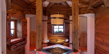 Luxusurlaub - Hotel-Schwerpunkt: Luxus & Romantik - Innsbruck - Kräuterstadl-Sauna im Erwachsenenhotel am Achensee - Verwöhnhotel Kristall