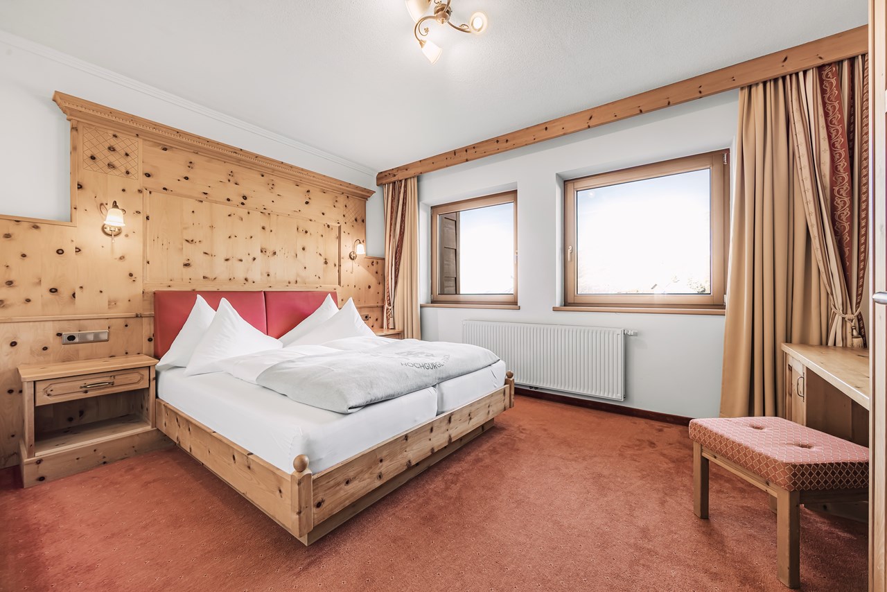 SKI | GOLF | WELLNESS Hotel Riml****S Zimmerkategorien Zirbensuite