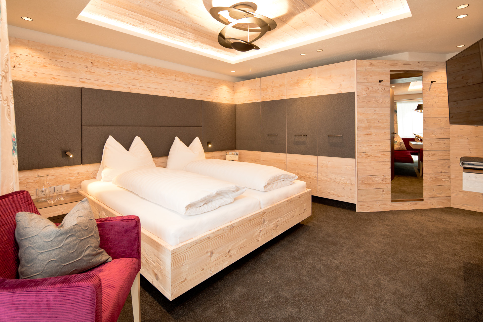 Luxusurlaub - Tirol - Doppelzimmer Suite Alpenrose und Edelweiss Hotel Solaria - Hotel Solaria