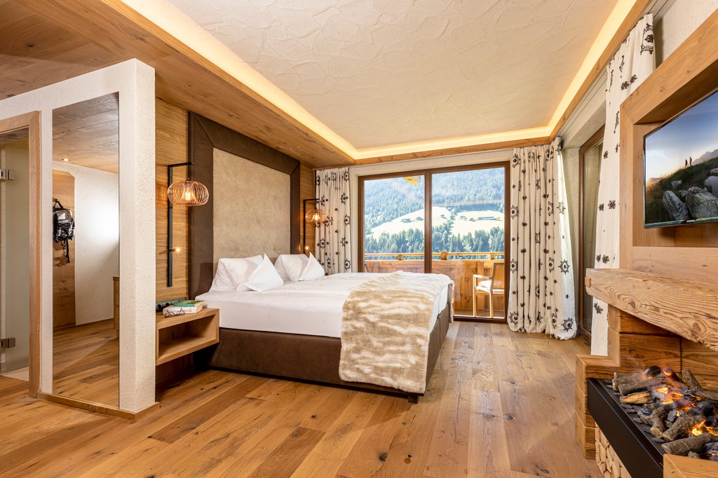 Alpbacherhof****s - Mountain & Spa Resort Zimmerkategorien Familienzimmer Bergblick