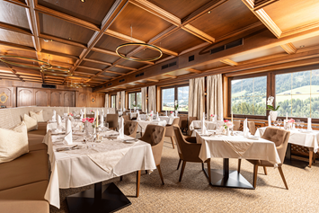Luxushotel: Stilvolles Restaurant im Genusshotel Der Alpbacherhof - Alpbacherhof****s - Mountain & Spa Resort